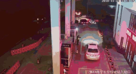 凌晨4點睡在路口、不顧孕妻強行闖卡、二進宮…