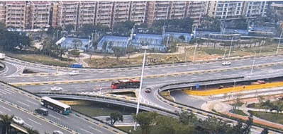 老板開500萬賓利上路！少看一眼瞬間損失30萬！